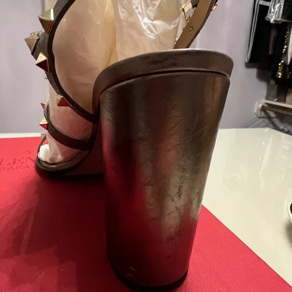 Valentino Garavani Rockstud leather sandal - Picture 8 of 11